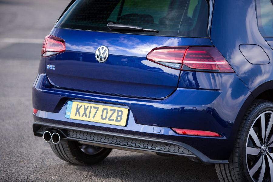 Детали экстерьера Volkswagen Golf GTE 2017 года  (UK) (фото 24 из 27)